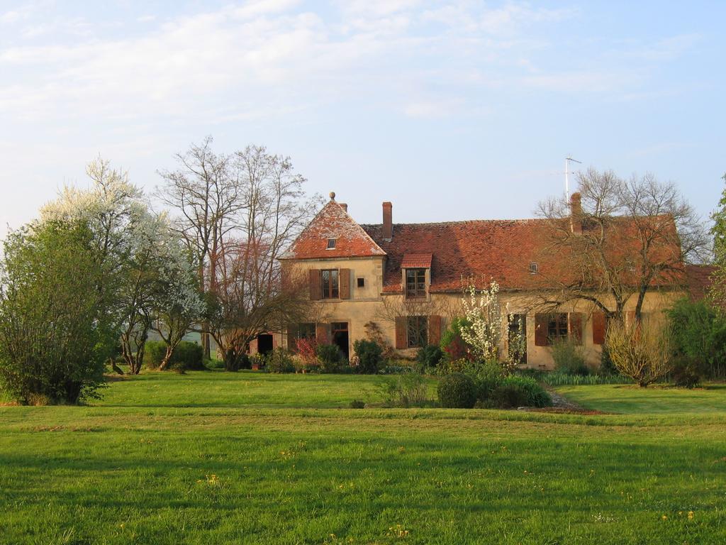 Gite Le Tremblay Thianges Δωμάτιο φωτογραφία